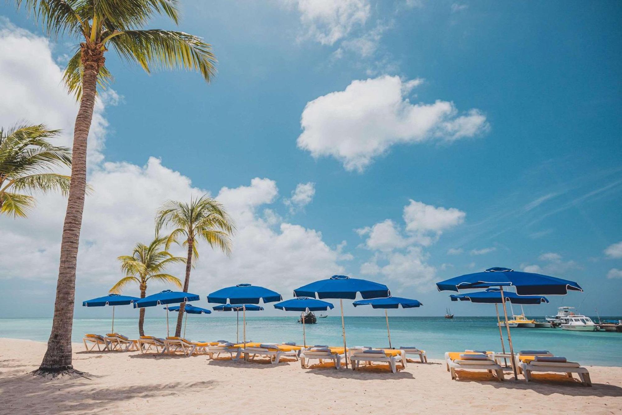 Hotel Radisson Blu Aruba Palm Beach Exterior foto